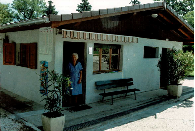 8 Yvonne devant reception lo velajo