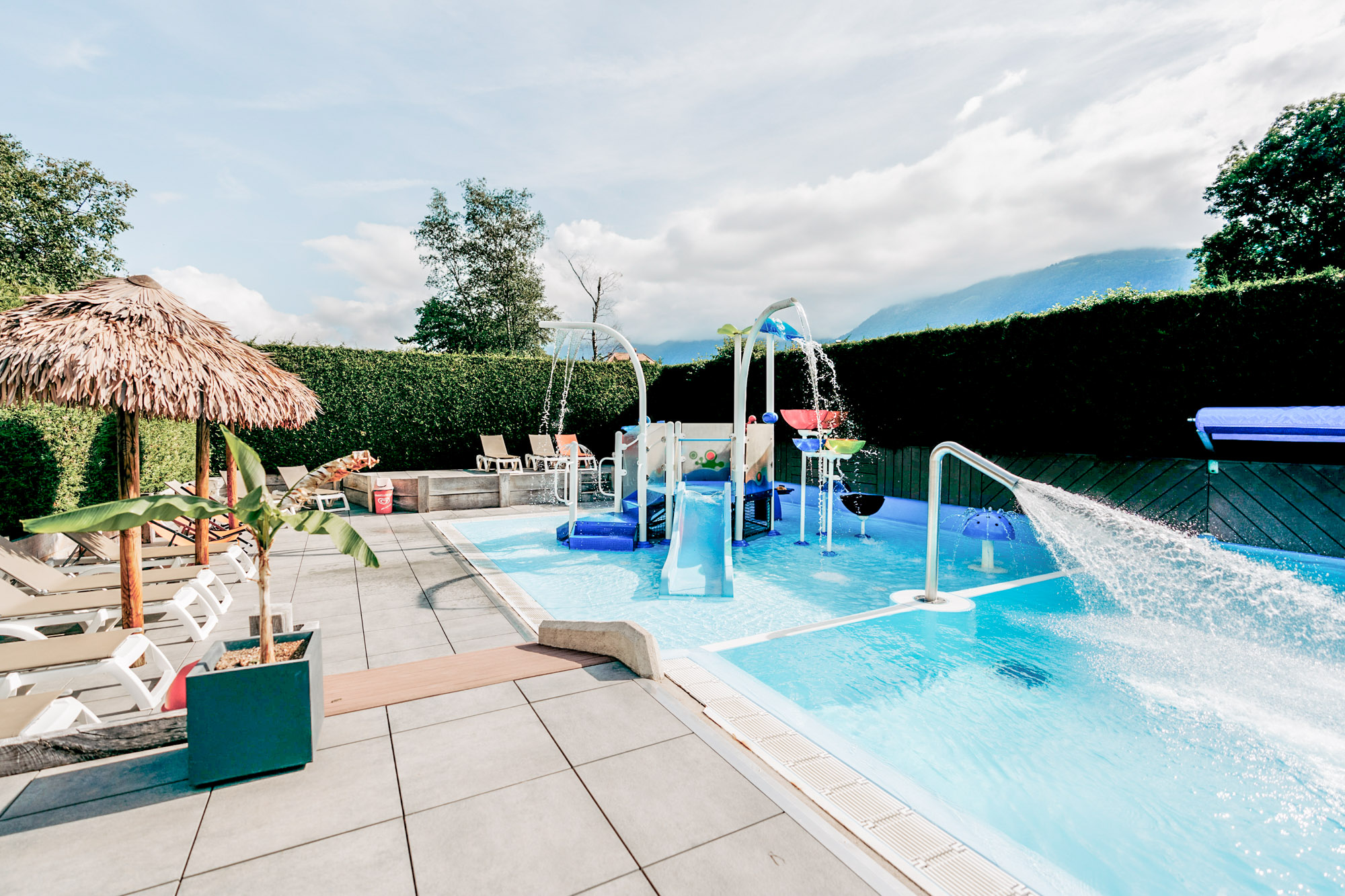 pataugoire jeu eau enfants vacances famille annecy