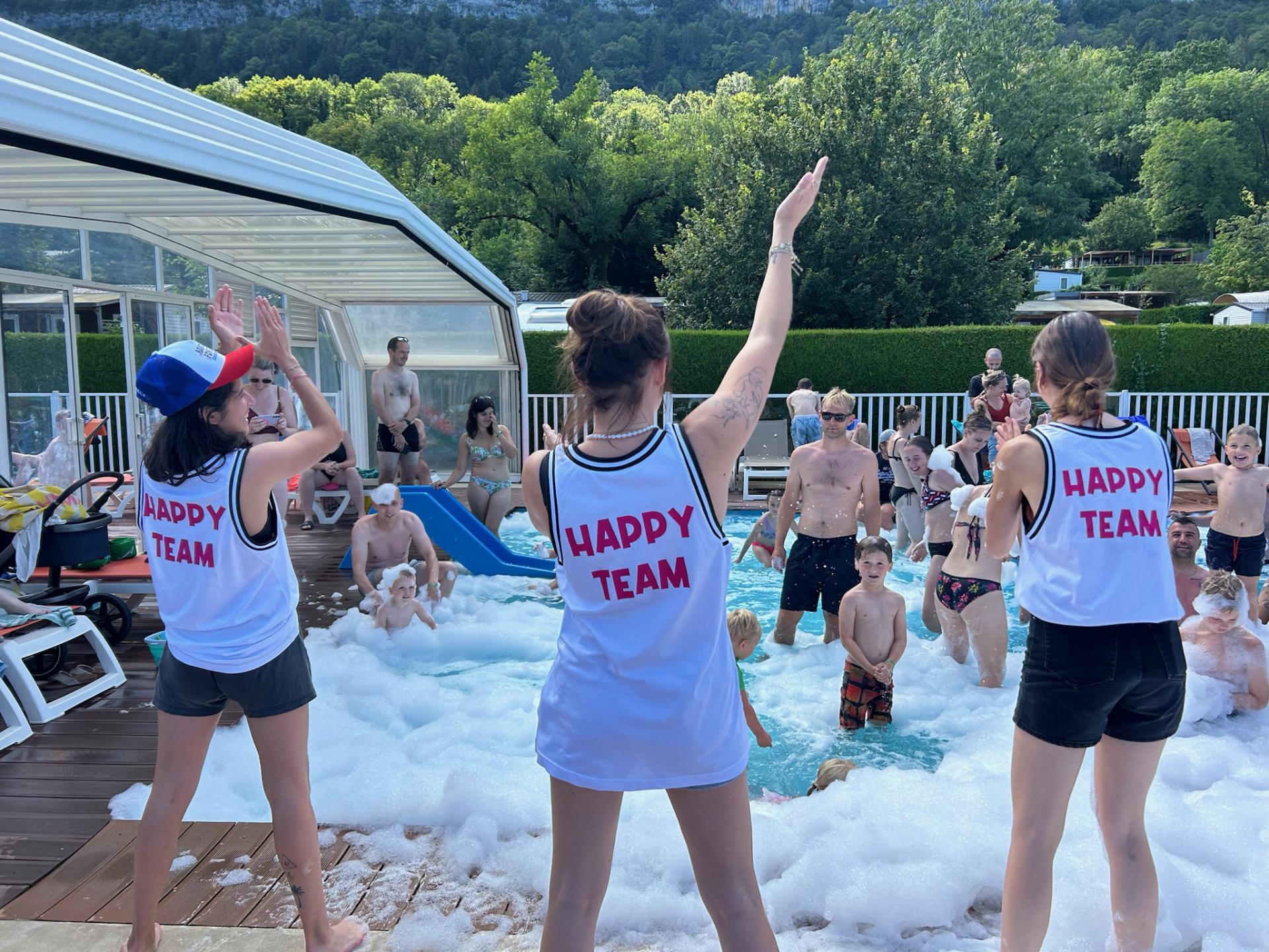 equipe animation bienveillance camping lac annecy