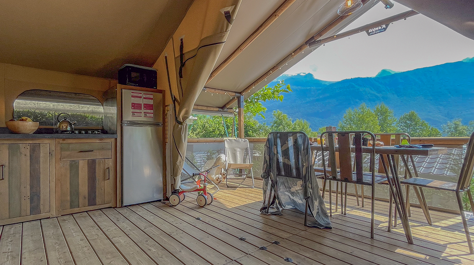 location insolite lac annecy